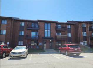 6409 Country Ridge Dr APT 202, Oak Forest, IL 60452