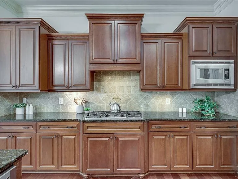 240 Lullwater Ct — Photo 21