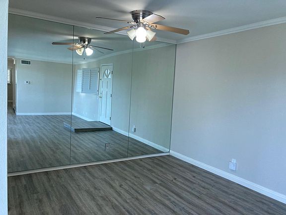 3rd image of 442 S Rexford Dr APT 402