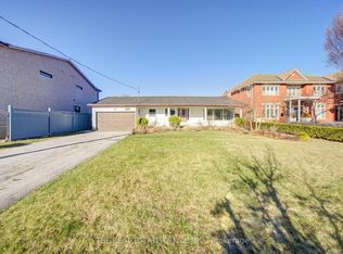 128 Fairglen Ave, Toronto, ON M1W 1A7