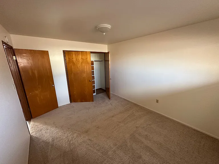 632 E Chapel St #B — Photo 12