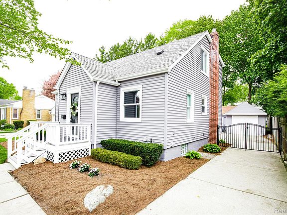 4th image of 323 Maywood Ave