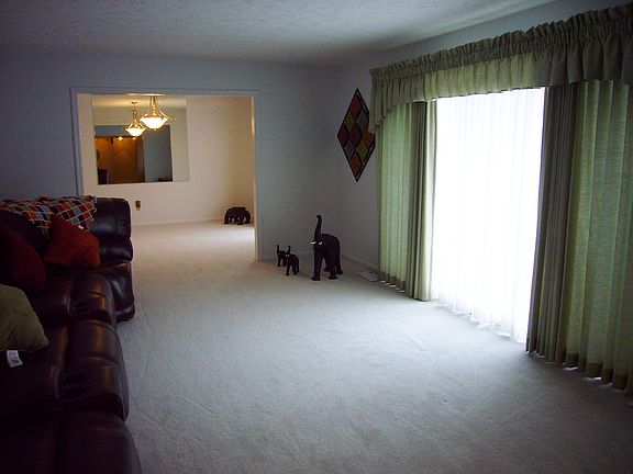 3rd image of 340 Shadywood Dr