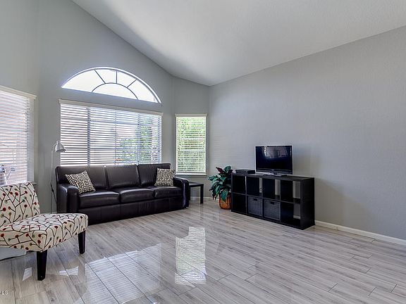5th image of 3841 E Windsong Dr
