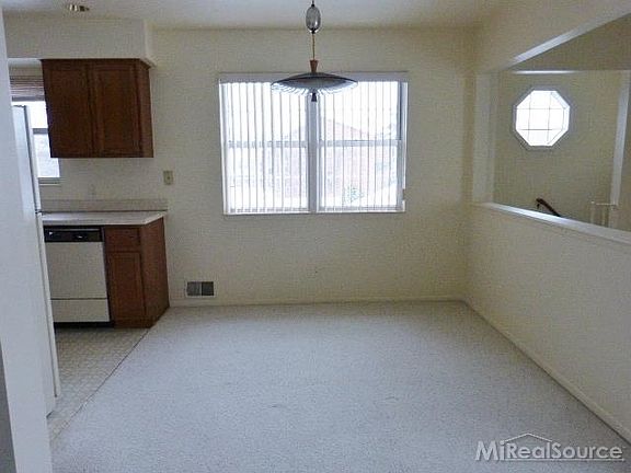 4th image of 24641 Park Terrace Dr