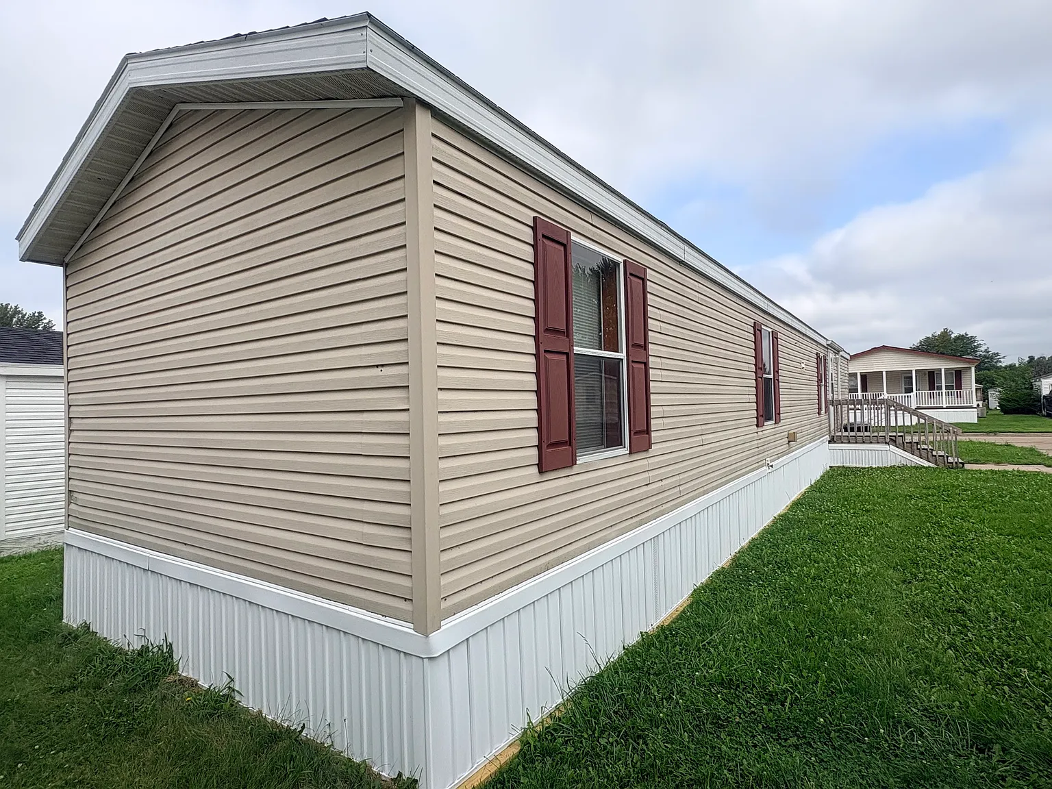Autumn Ridge — Photo 4