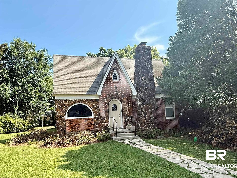 1st image of 208 W Orange Ave
