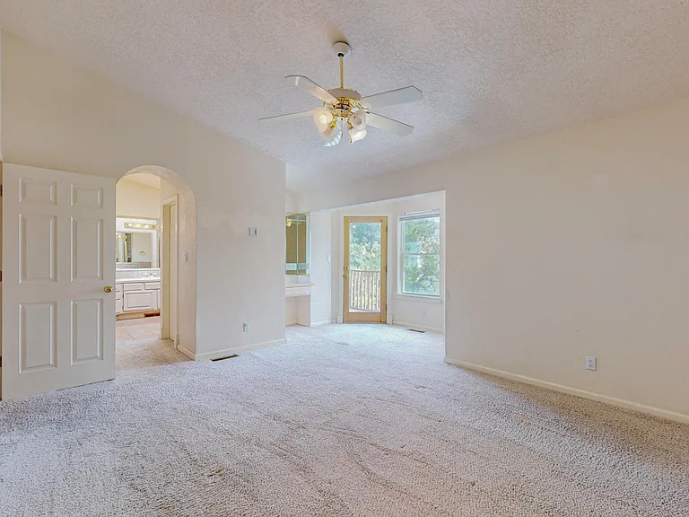 13612 Vic Rd NE — Photo 26