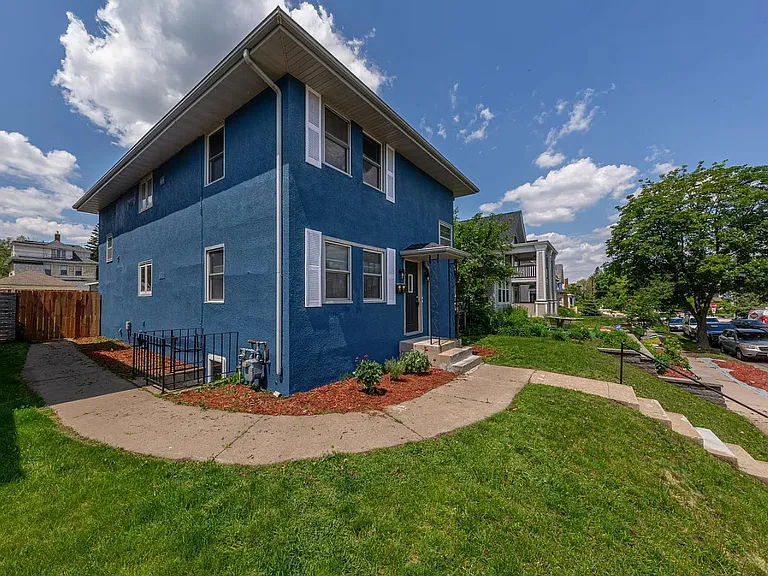 2624 Aldrich Ave S #1 — Photo 1
