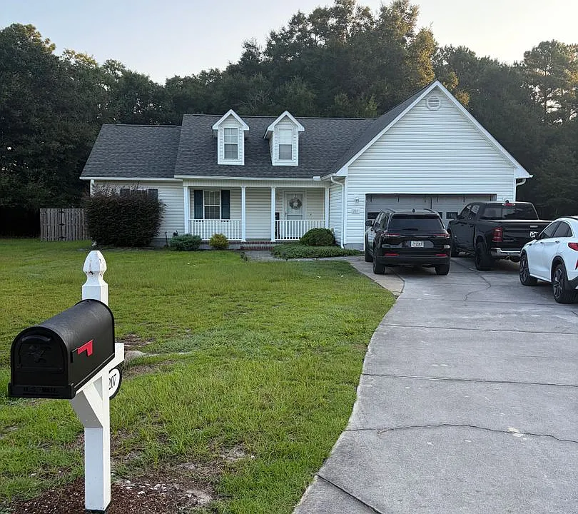 207 Bluebird Ct