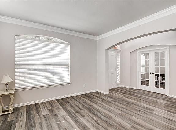 5th image of 1611 Sweetbay Dr