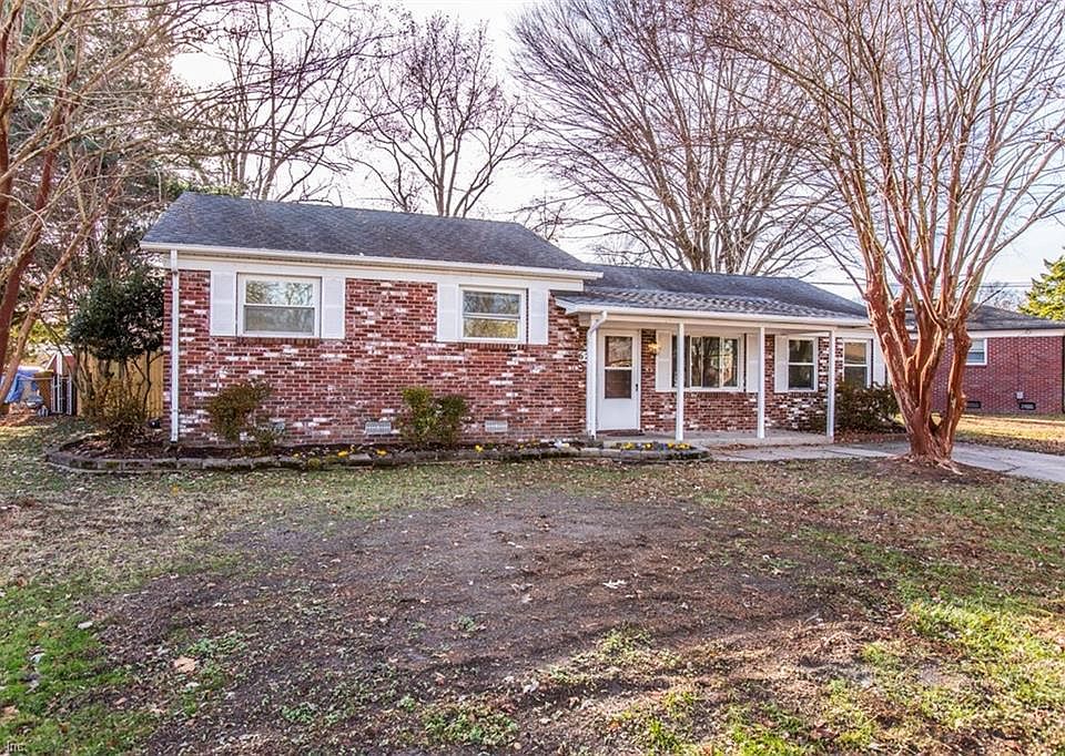 1st image of 62 Longwood Dr