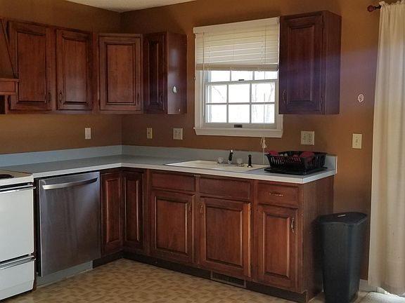 3rd image of 512 Worthington Dr APT 12