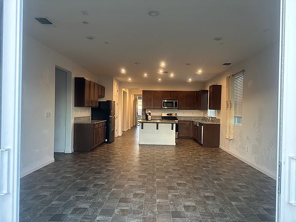 4th image of 804 Bewick Dr