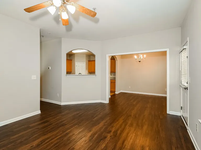 204 Ranier Ct — Photo 5
