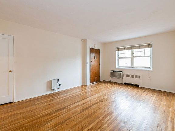 5th image of 58-49 251st St
