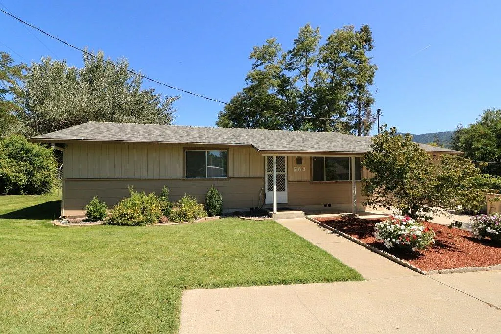 508 NW Valley View Dr photo 1