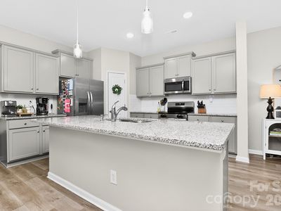 2017 Karen Woods Ln, Charlotte, NC, 28216
