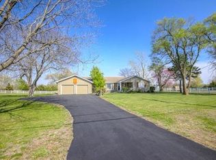 16045 Gardner Rd, Gardner, KS 66030