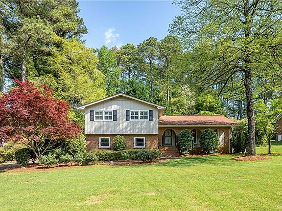 2nd image of 2749 Arldowne Dr