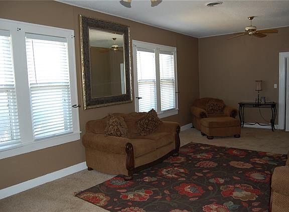 5th image of 301 Ballentine St