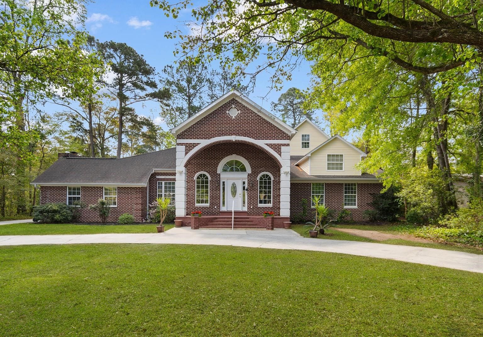 146 University Dr.