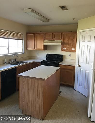 2nd image of 2525 Legation Pl