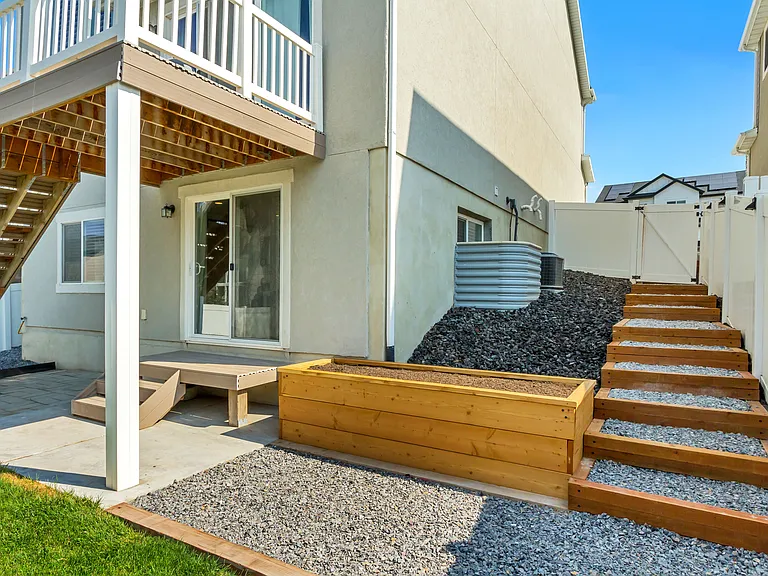 1591 W Quailhill Rd #1 — Photo 22