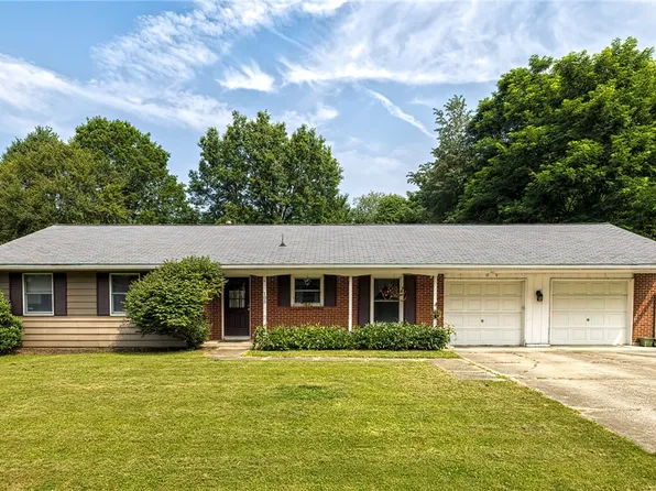 105 Valley View Dr, Edinboro, PA 16412