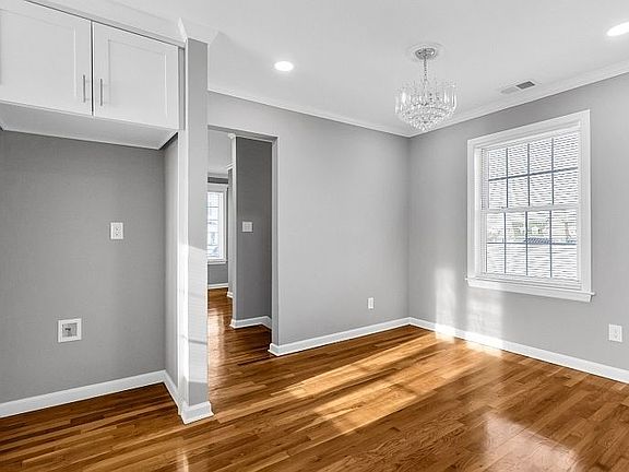 5th image of 611 Meadow St Floor 2