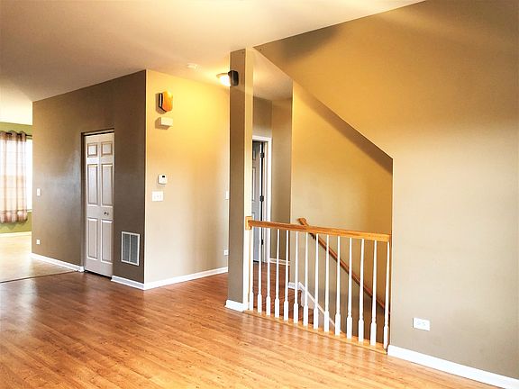 2nd image of 1579 W Turtle Creek Ln Unit 1579