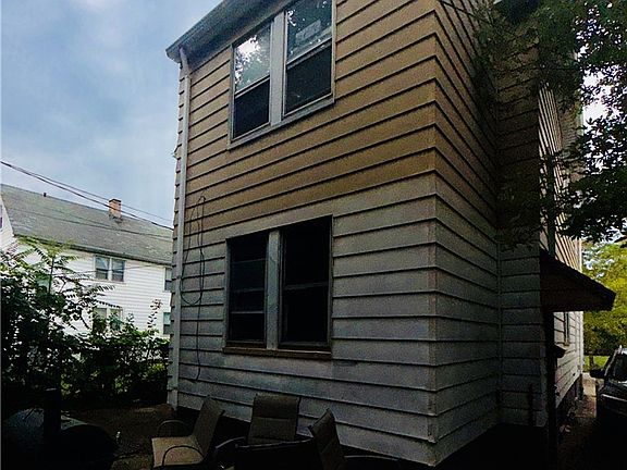 5th image of 826 Wayside Rd