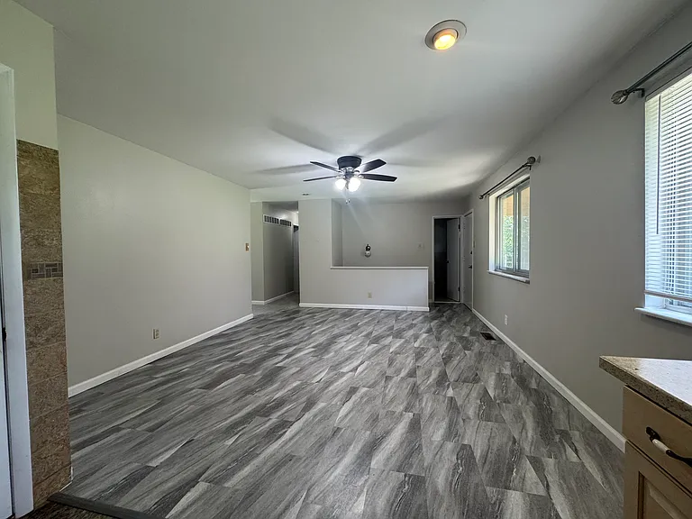 1816 Schulte Hill Dr — Photo 7