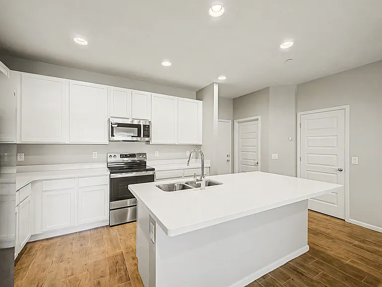 733 E Commonwealth Ave #27 — Photo 16