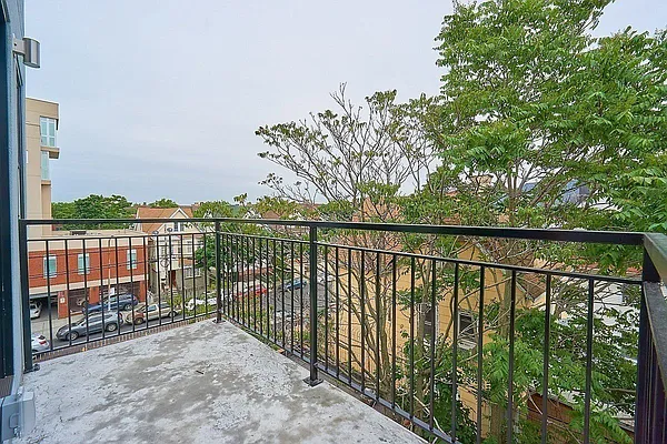 Rented by Douglas Elliman | media 7