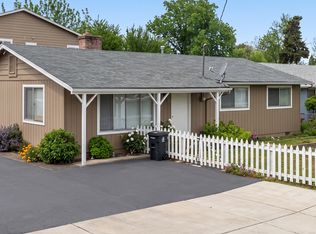 52 S Haskell St, Central Point, OR 97502