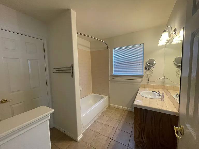 1164 Waller St — Photo 18