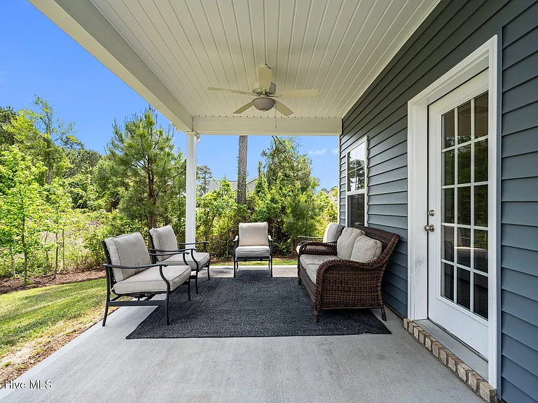 303 Red Cedar Dr — Photo 35