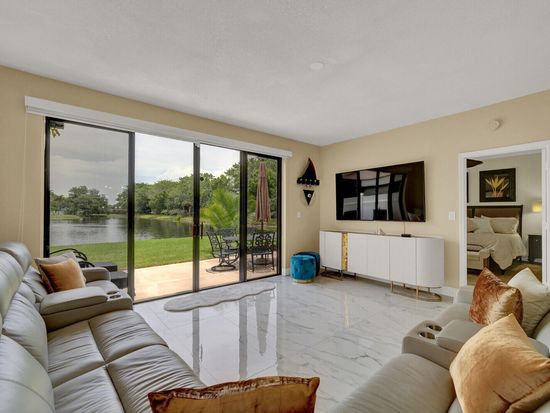 8634 Vía Reale #1, Boca Raton, FL 33496