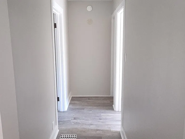 201 N Chestnut St #203 — Photo 14