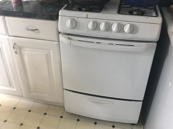 3rd image of 60 E Hollywood Ave