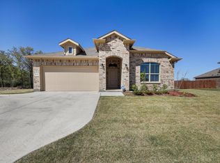 1015 Harbor Dr S, Azle, TX 76020
