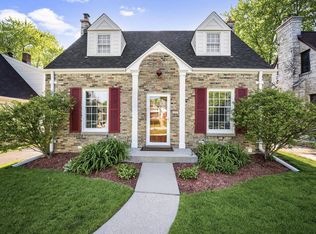 2647 N 82nd St, Wauwatosa, WI 53213