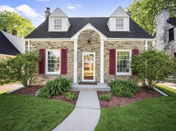 2647 North 82nd STREET, Wauwatosa, WI 53213