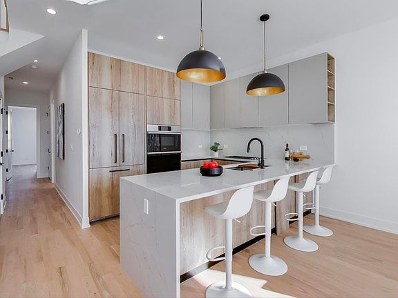 4th image of 5428 N Winthrop Ave #403
