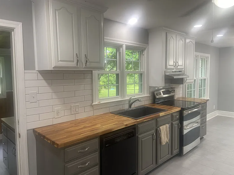 144 Gloucester Ave — Photo 4