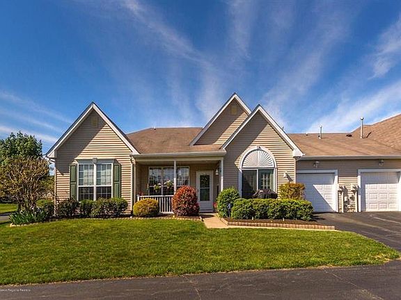 4th image of 37 Deerchase Ln #100B