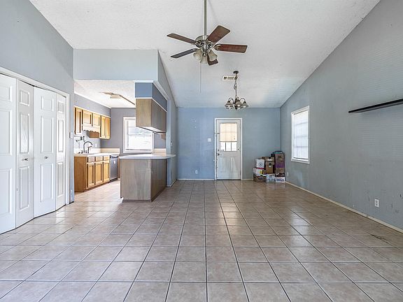 5th image of 305 Cedarbrook Dr