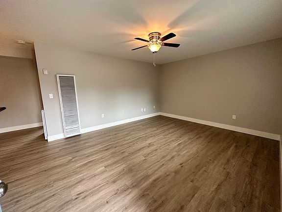 3rd image of 4701 39th St APT 6