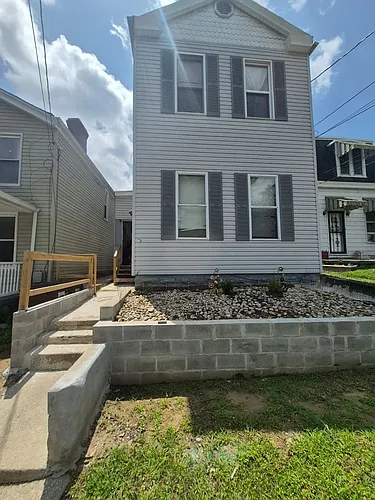 23 Ash St Photo 1